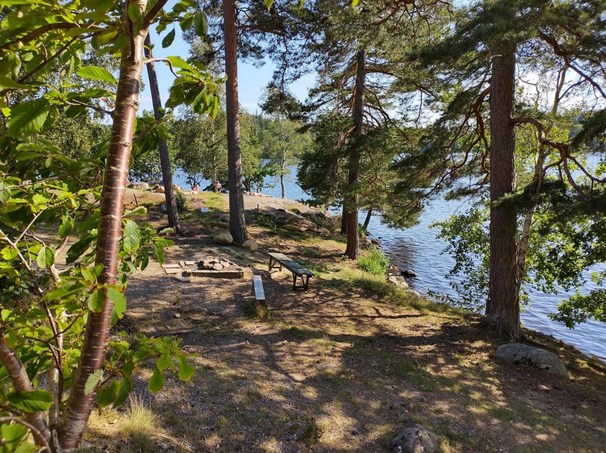 Varhaga Vandrarhem Sjuntorp Екстер'єр фото
