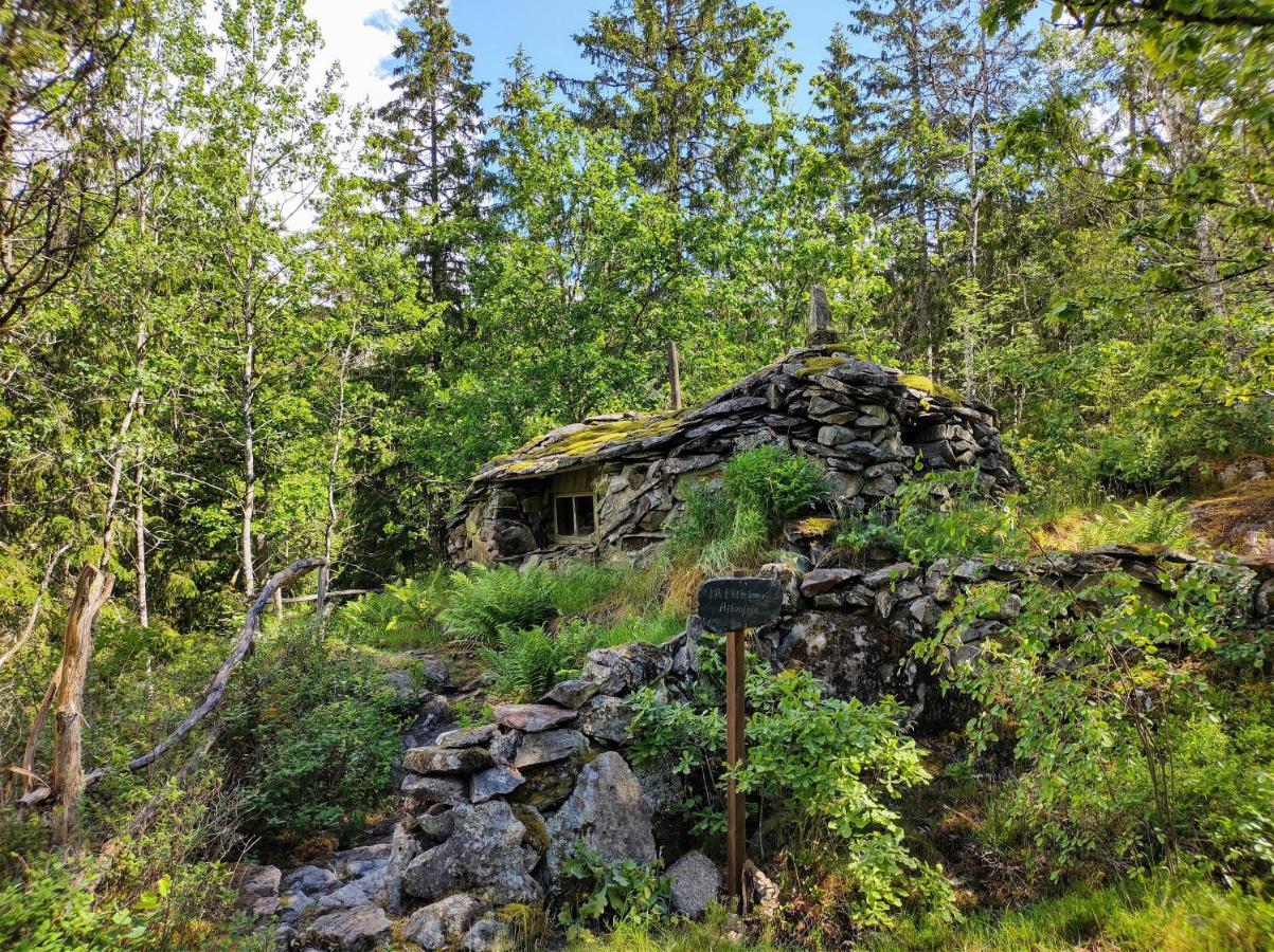 Varhaga Vandrarhem Sjuntorp Екстер'єр фото