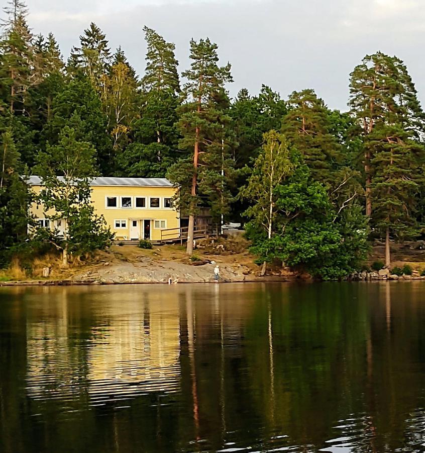Varhaga Vandrarhem Sjuntorp Екстер'єр фото